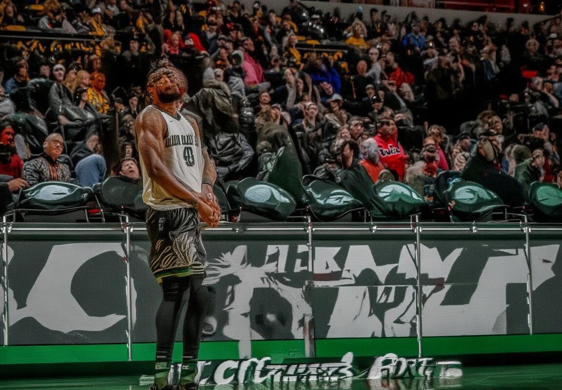 明尼苏达森林狼逆转密尔沃基雄鹿，戈贝尔制霸内线，爱德华兹低迷，字母哥空砍